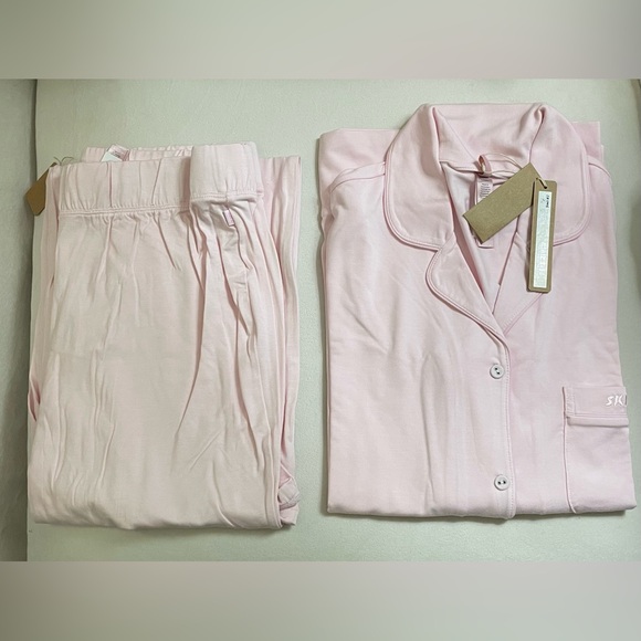 SKIMS NWT Sleep Long Sleeve Soft Pajama Set Pink Bloom Size XS - Picture 5 of 9